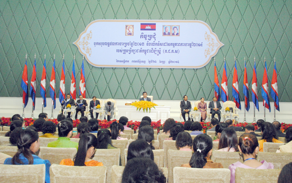 លោក​នាយក​រដ្ឋ​មន្រ្តី​ជំរុញ​ឲ្យ​ក្រុម​ប្រឹក្សា​ជាតិ​កម្ពុជា​ដើម្បី​ស្ត្រី បន្ត​តាម​ដាន​ វាយ​តម្លៃ​​ការ​អនុវត្ត​អនុសញ្ញា ​លុប​បំបាត់​រាល់​ទម្រង់​នៃ​ការរើស​អើង​លើ​ស្ត្រីភេទ​